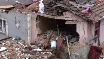 Fatih'te çöken binalar nedeniyle çevrede hasar tespit çalışmaları başladı