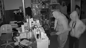 Sivas’ta kadın kıyafetli hırsızlar 600 saatlik kamera incelemesiyle yakalandı