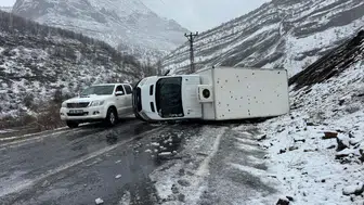 Şırnak'ta kamyonet devrildi : Kazada 1 yaralı