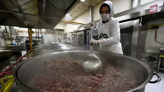 Mersin'de aşevinde dağıtılan kavurmadan yarış atı çipi çıktı