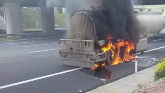 Osmaniye’de korkutan yangın : Mazot yüklü tanker otoyolda alev alev yandı