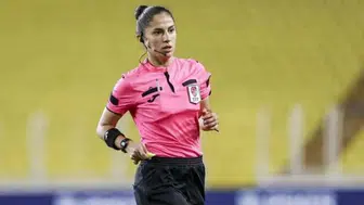 22 yıl sonra bir ilk : Süper Lig'de kadın hakem görev alacak