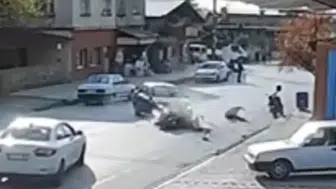 Hatay'da otomobille çarpışan motosiklet sürücüsü yaralandı