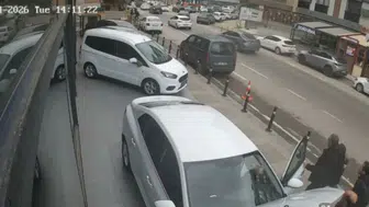 Pendik'te silahlı saldırı : Kaldırımda bekleyen 2 kişi yaralandı