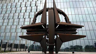 Irak'taki tüm NATO birlikleri ülkeden çekildi