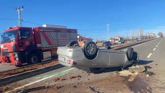 Kahramanmaraş'ta iki otomobil çarpıştı : 2 yaralı