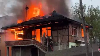 Düzce'de iki katlı evde yangın çıktı