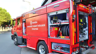 Manisa'da apartman yangını : 1 kişi yaralandı, 1 görme engelli kurtarıldı