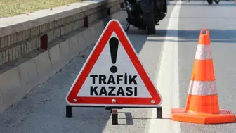 Elazığ'da kaza : 2 otomobil çarpıştı, 3 kişi yaralandı