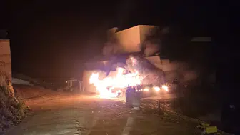 Alanya'da yangın : Müstakil ev alev alev yandı