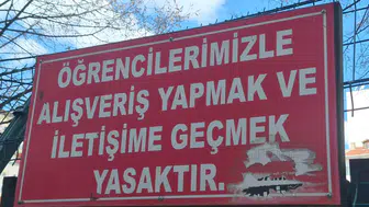 Eskişehir'de okul tellerinde ilginç uyarı : Görenler şaşırdı