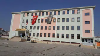 Balıkesir'de kız meslek lisesine bıçaklı saldırı