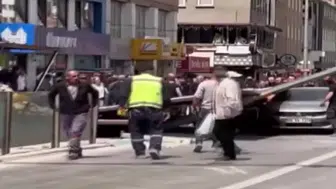 Ankara Ulus’ta yıkım sırasında platform çöktü : Cadde trafiğe kapatıldı