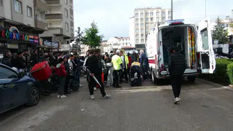 Kilis'te motosiklet yayalara çarptı : Baba ve bebeği yaralandı