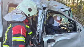 Aydın’da ticari araç takla attı : 3 yaralı