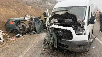 Gümüşhane'de öğretmenleri taşıyan minibüs kaza yaptı : Ölü ve yaralılar var