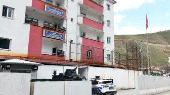 Van Çatak'ta ehliyet sınavı çetesine operasyon : 8 şüpheli yakalandı
