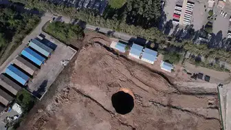 Hatay İskenderun'da 45 metre derinliğinde obruk oluştu