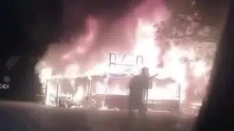 Amasya'da alev alev yanan manav tezgahı küle dönüştü