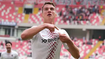 Bertuğ Yıldırım Nikah Fotoğraflarını Sildi : Evlilikte Kriz Mi Yaşanıyor?