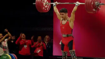 Muhammed Furkan Özbek'ten Avrupa rekoru : Milli halterci şampiyonluk kürsüsünde