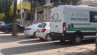 Gaziantep’te otomobil tıra arkadan çarptı : Baba ve oğlu hayatını kaybetti