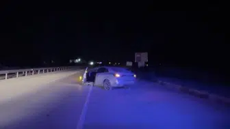 Kastamonu'da otomobil bariyerlere çarptı : 1'i çocuk 3 kişi yaralandı