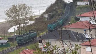 Zonguldak'ta yük treni ikiye bölündü