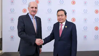 TBMM Başkanı Kurtulmuş, Vietnam Ulusal Meclisi Başkanı Man ile bir arada