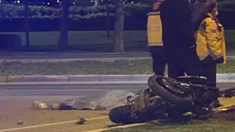 İzmir'de otomobil ile motosiklet çarpıştı : 18 yaşındaki sürücü öldü