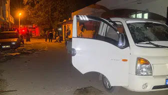 Bursa'da sokak ortasında silahlı kavga : Yeni taşındıkları evde 14 yaşındaki çocuk vuruldu