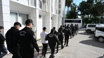 Mersin'de 120 kişiyi dolandıran şebeke çökertildi : 7 tutuklama