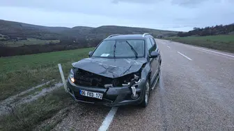 Ankara Beypazarı'nda otomobil geyiğe çarptı