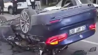 Diyarbakır'da kaza : Otomobil ters takla attı