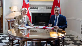 Türkiye ile İngiltere arasında 'Stratejik Ortaklık Çerçeve Belgesi' imzalandı