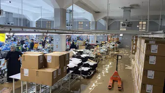 Şanlıurfa Birecik’te sağanak yağış tekstil fabrikasını göle çevirdi