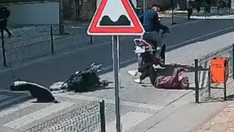 Zonguldak Çaycuma'da motosiklet yaya geçidinde anne ve çocuğuna çarptı : 2 yaralı