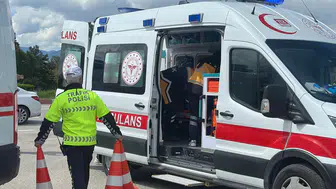 Burdur'da otomobil ve motosiklet çarpıştı : 2 kişi yaralandı