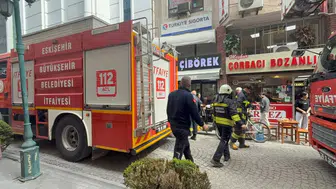 Eskişehir'de yangın paniği : Esnaf duman altında kaldı