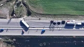 Sivas-Kayseri kara yolunda tır devrildi : Yüzlerce araç yolda kaldı