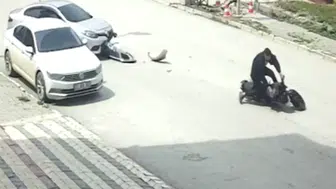 Hatay Samandağ’da otomobille motosiklet çarpıştı : Sürücü yaralandı