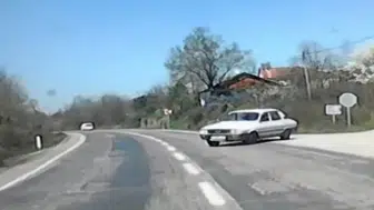 Bartın'da kaza : 2 otomobil çarpıştı