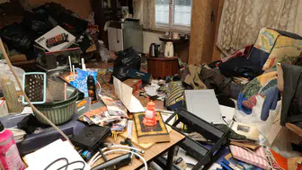 Bursa Osmangazi ilçesinde temizlik çalışmaları : Çöp ev temizlendi