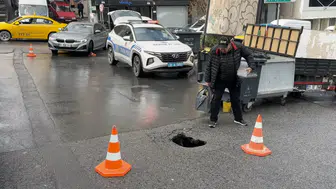 Şişli'de sağanak nedeniyle yolda çökme meydana geldi