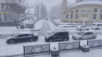 Van'da kış geri döndü : Kar kalınlığı 30 santimetreyi buldu