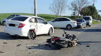 Muratlı’da motosiklet otomobile saplandı : 1 yaralı