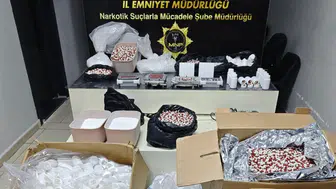 Mersin'de binlerce sentetik ecza hapı ele geçirildi