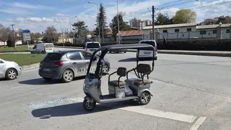 Eskişehir'de ters yöne giren elektrikli araç otomobille çarpıştı