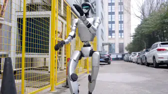 İnsansı robot havalimanında bagaj ve kargo taşıyacak