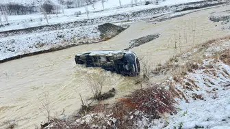 Muş'ta yolcu minibüsü dereye uçtu : 8 yaralı